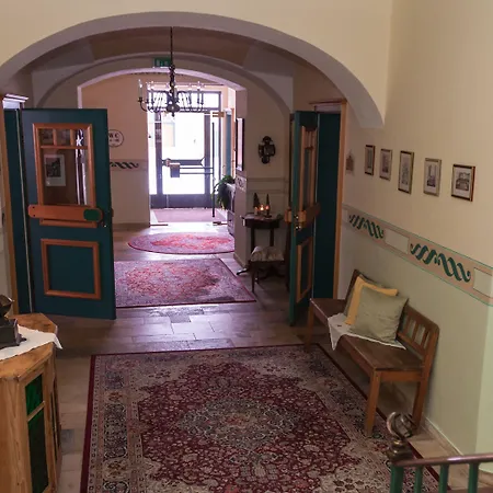 ホテル Familiengasthof Maier 3*