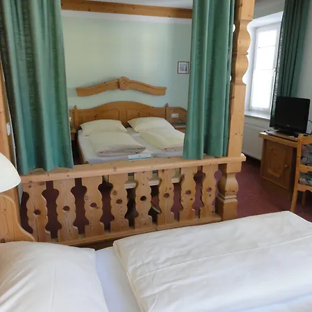 Otel Familiengasthof Maier 3*