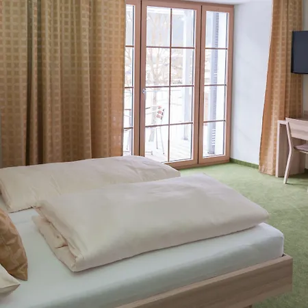 Otel Familiengasthof Maier Mautern In Steiermark