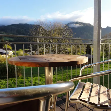 ホテル Familiengasthof Maier 3*